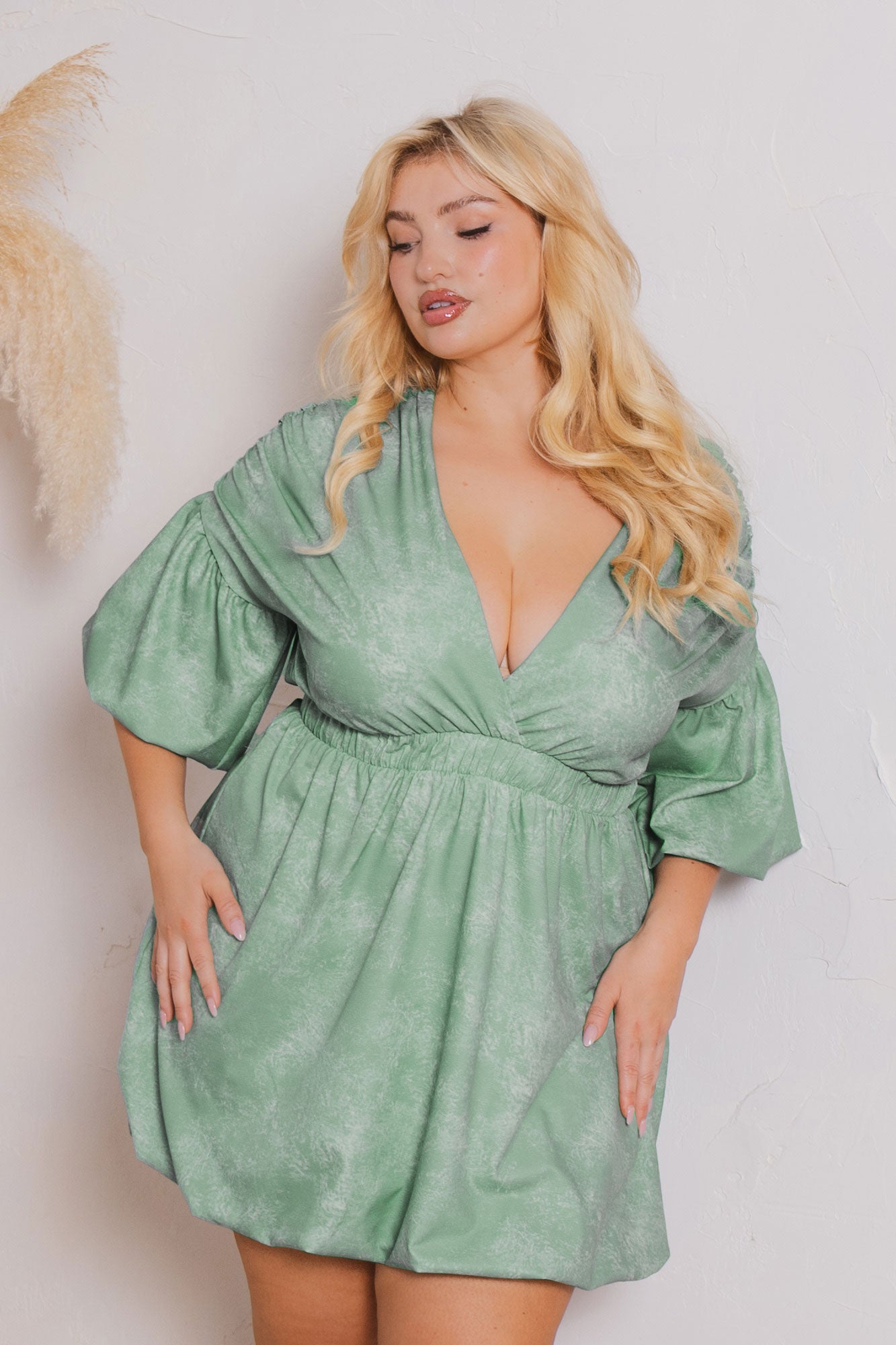 Plus Size Dahlia Bubble Mini Dress