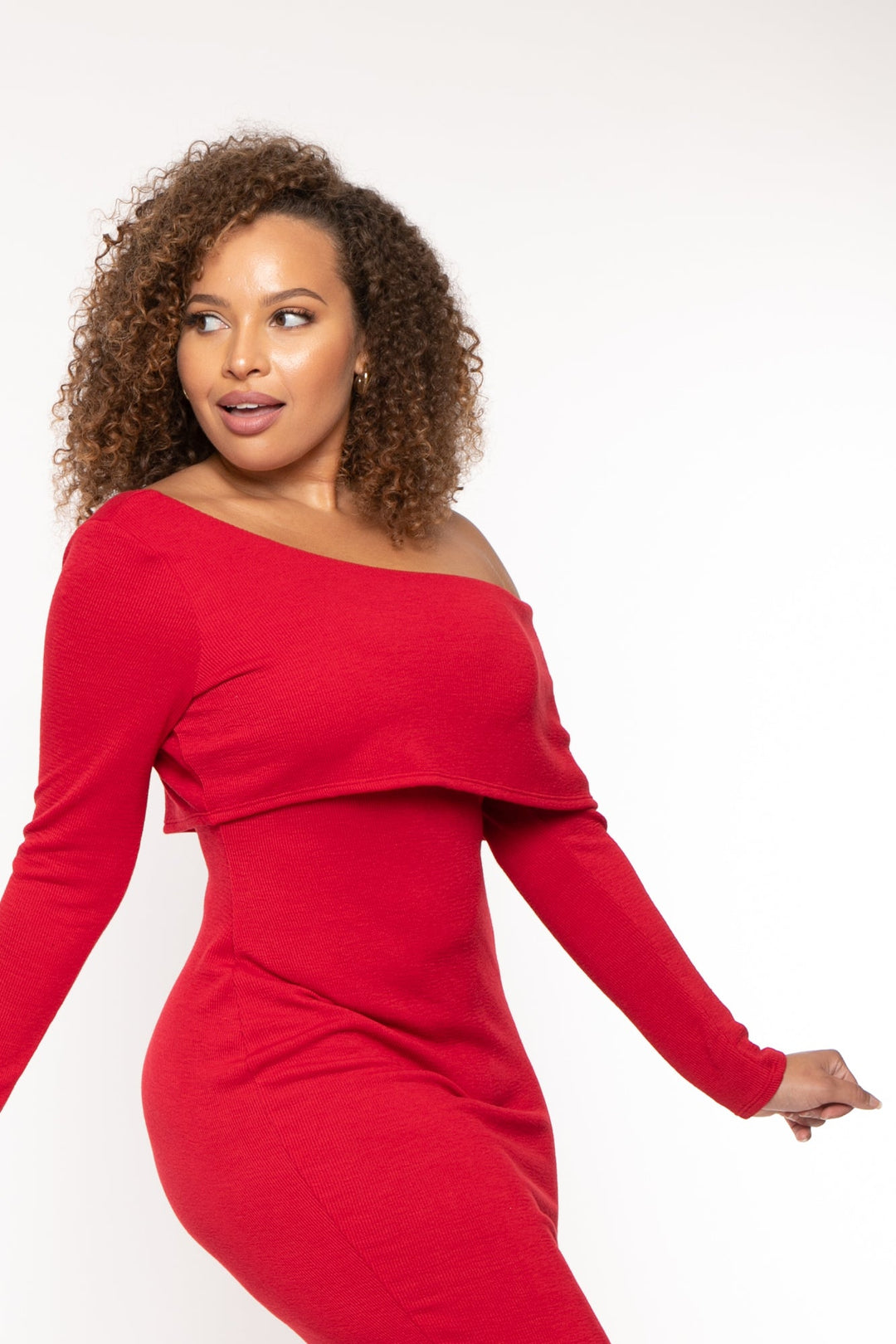 Off-Shoulder Red Dress! Shop Now - LASTINCH #MadeForCurves #plussizefashion  #plussizeclothing #psblogger #curves #curvy…