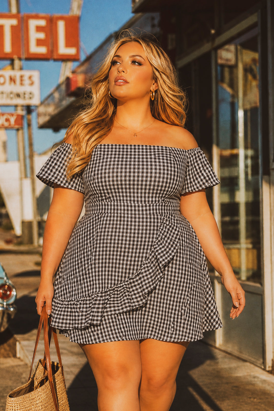 Women's Plus Size Dresses - Curvy Sense - off-the-shoulder Women's Plus Size Dresses - Curvy Sense - off-the-shoulder