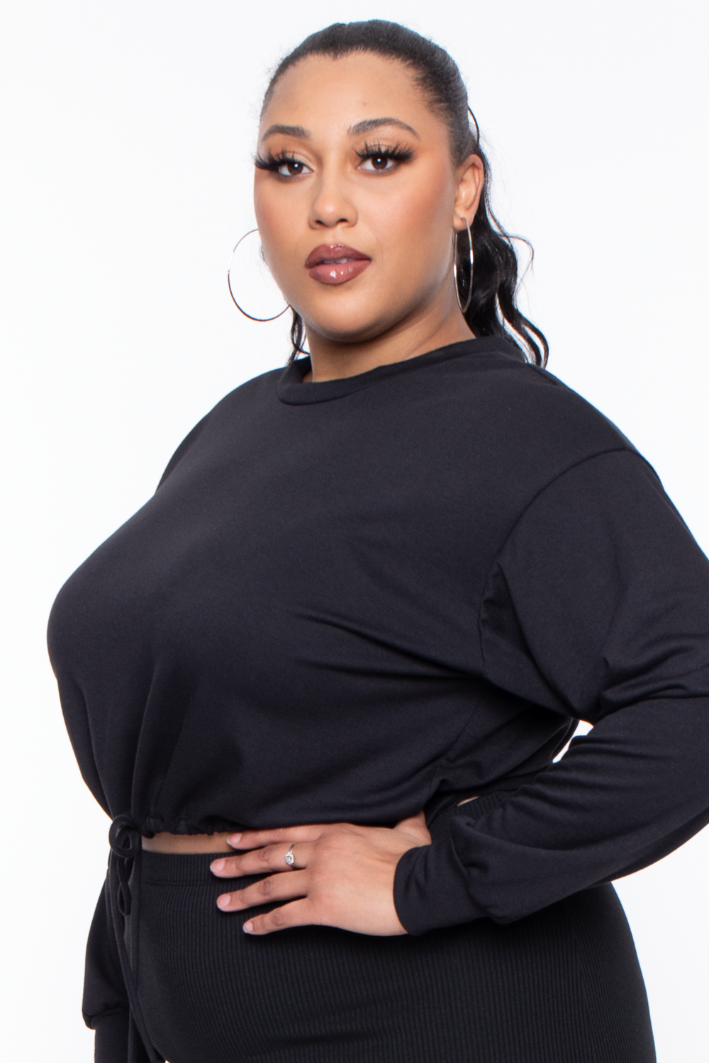 Curvy Sense Sweaters & Cardigans Plus Size Essential Cropped Pullover Sweatshirt - Black