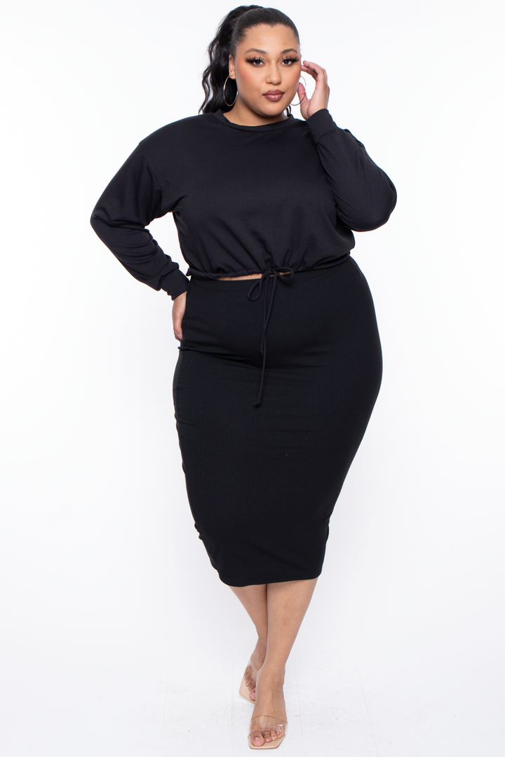 Curvy Sense Sweaters & Cardigans Plus Size Essential Cropped Pullover Sweatshirt - Black