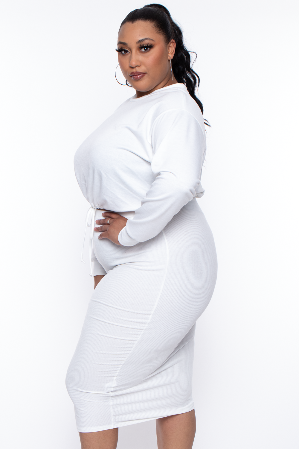 Curvy Sense Sweaters & Cardigans Plus Size Essential Cropped Pullover Sweatshirt - Ivory