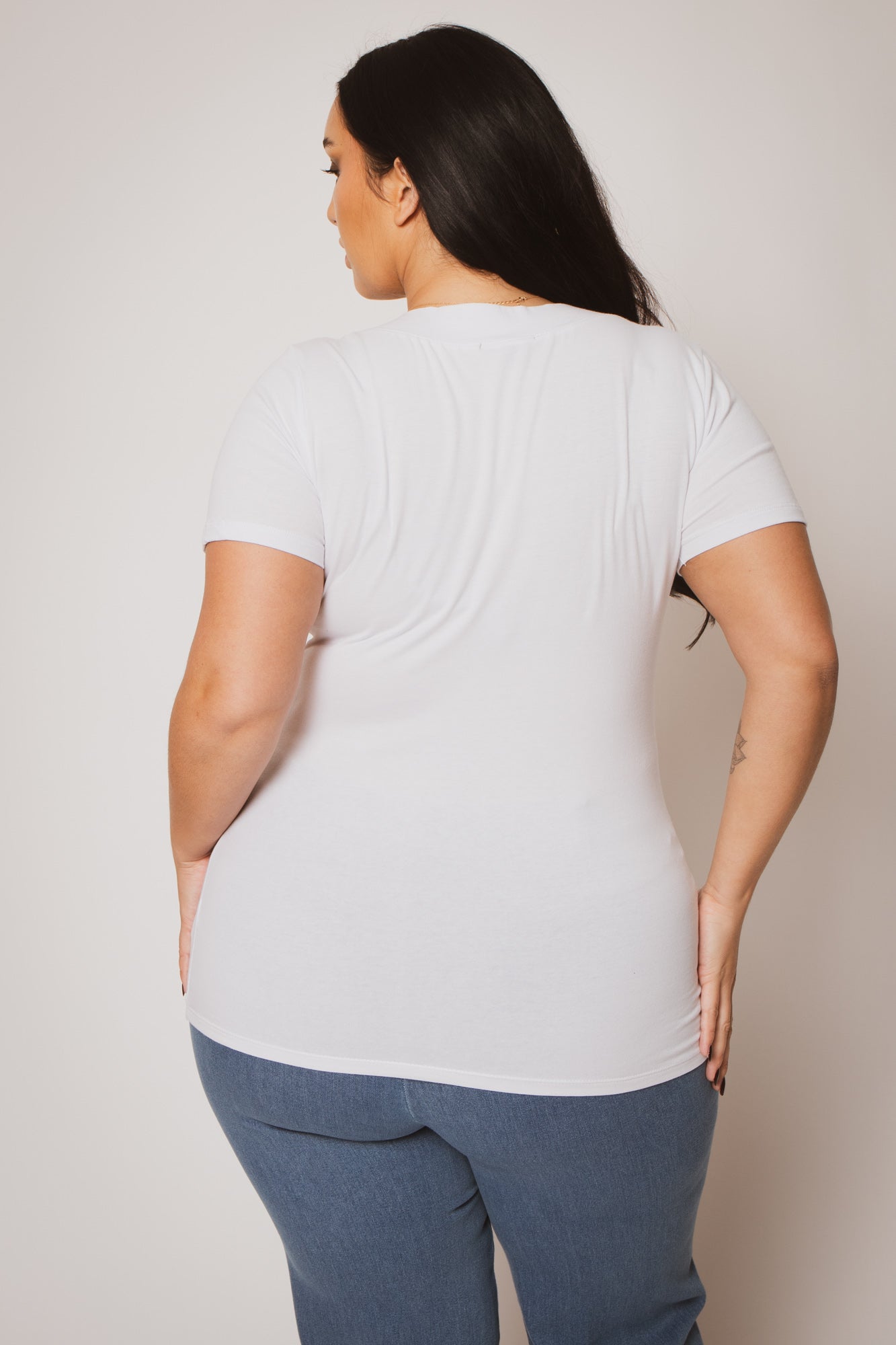 Plus Size Perfect V Tee - White – Curvy Sense