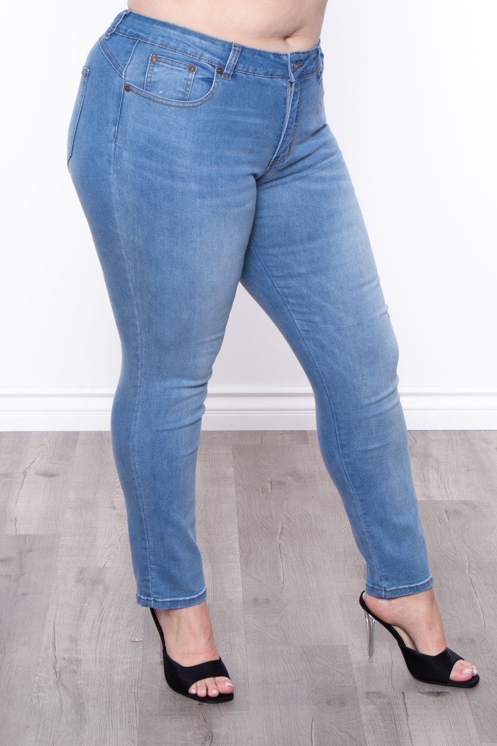 DIAMANTE Jeans Plus Size Basic Skinny Jean - Light Wash